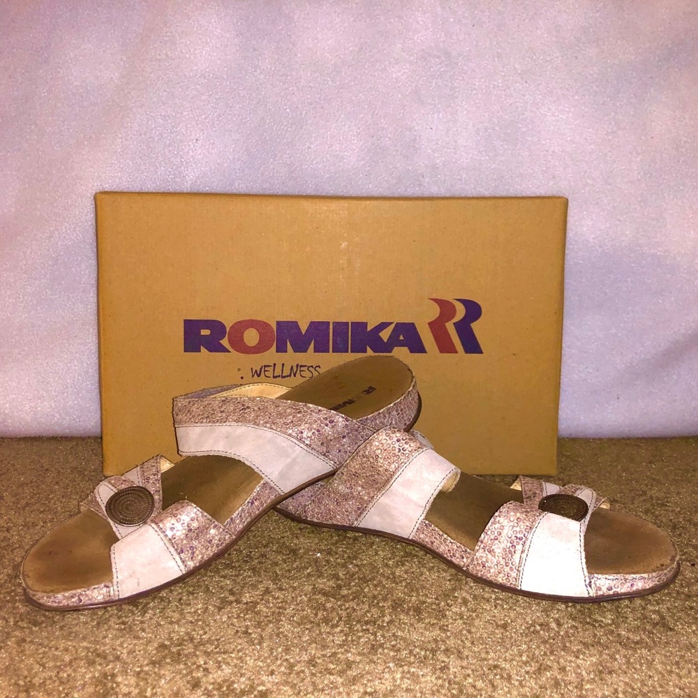 Fidschi Sandal Slides  |  Romika